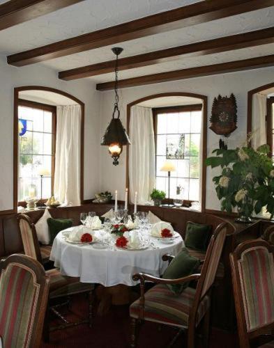 Hotel-Restaurant Arneggers Adler Tiefenbronn Exterior foto