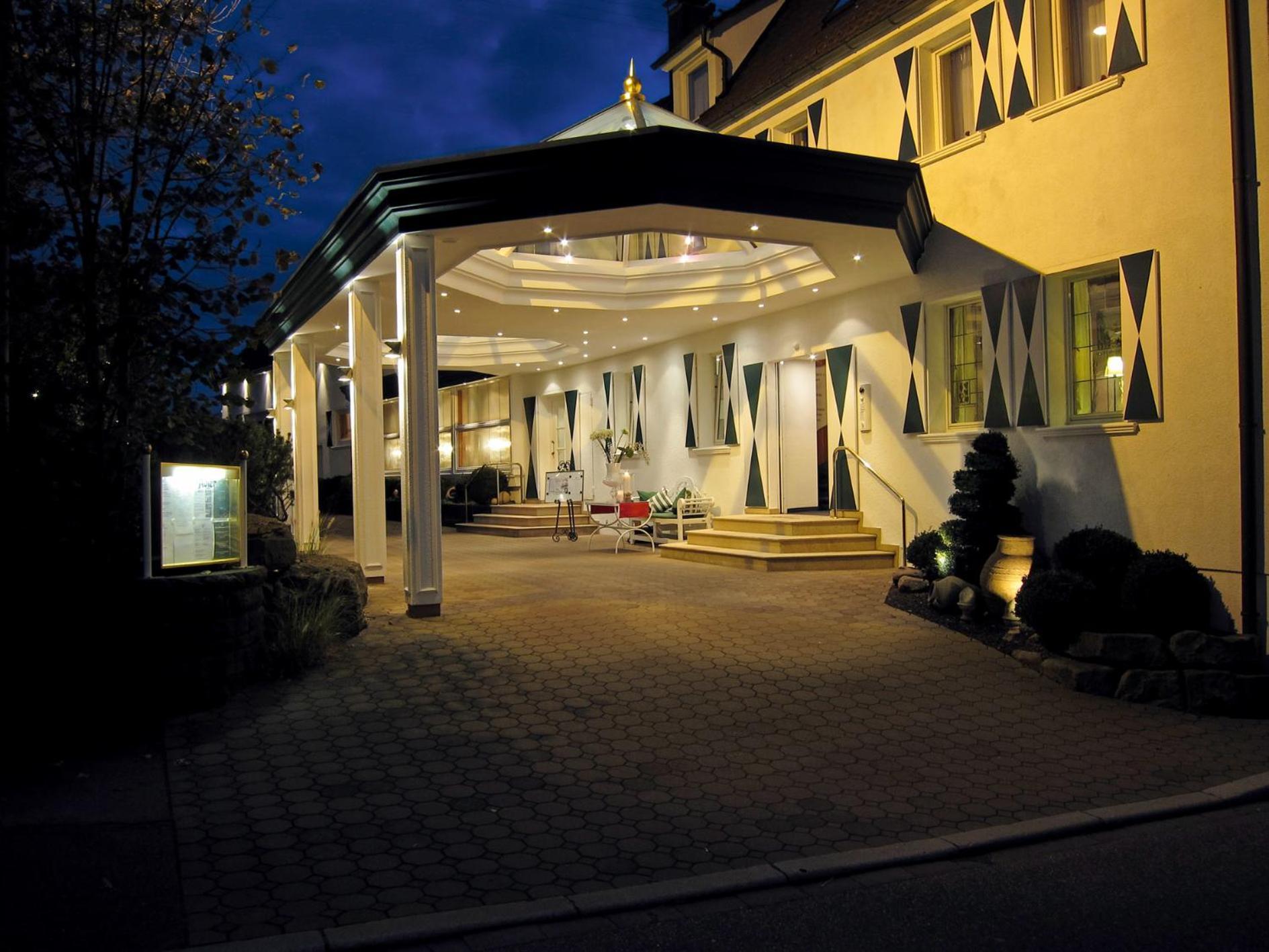 Hotel-Restaurant Arneggers Adler Tiefenbronn Exterior foto