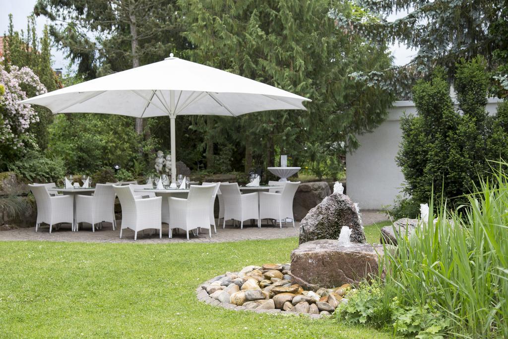 Hotel-Restaurant Arneggers Adler Tiefenbronn Exterior foto
